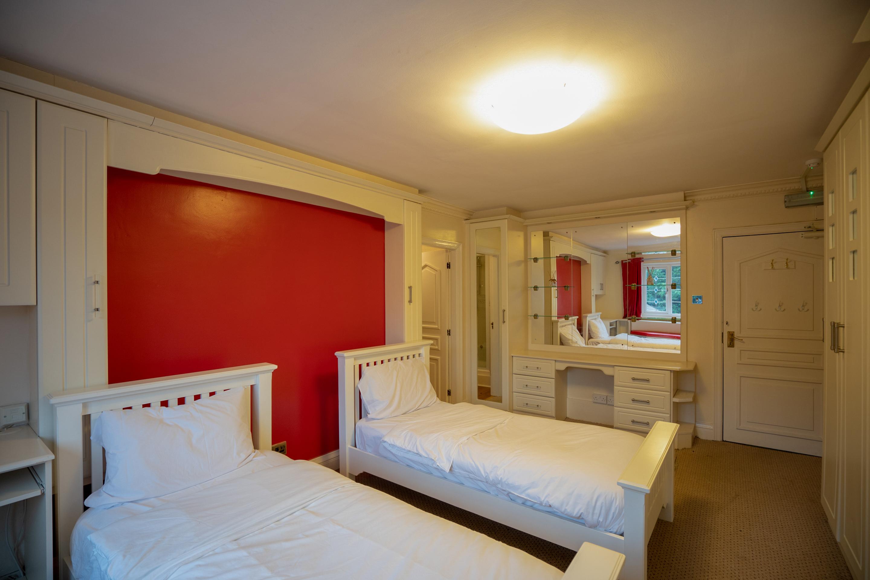 Oyo Oakcroft Guest House Manchester Airport Ringway Dış mekan fotoğraf