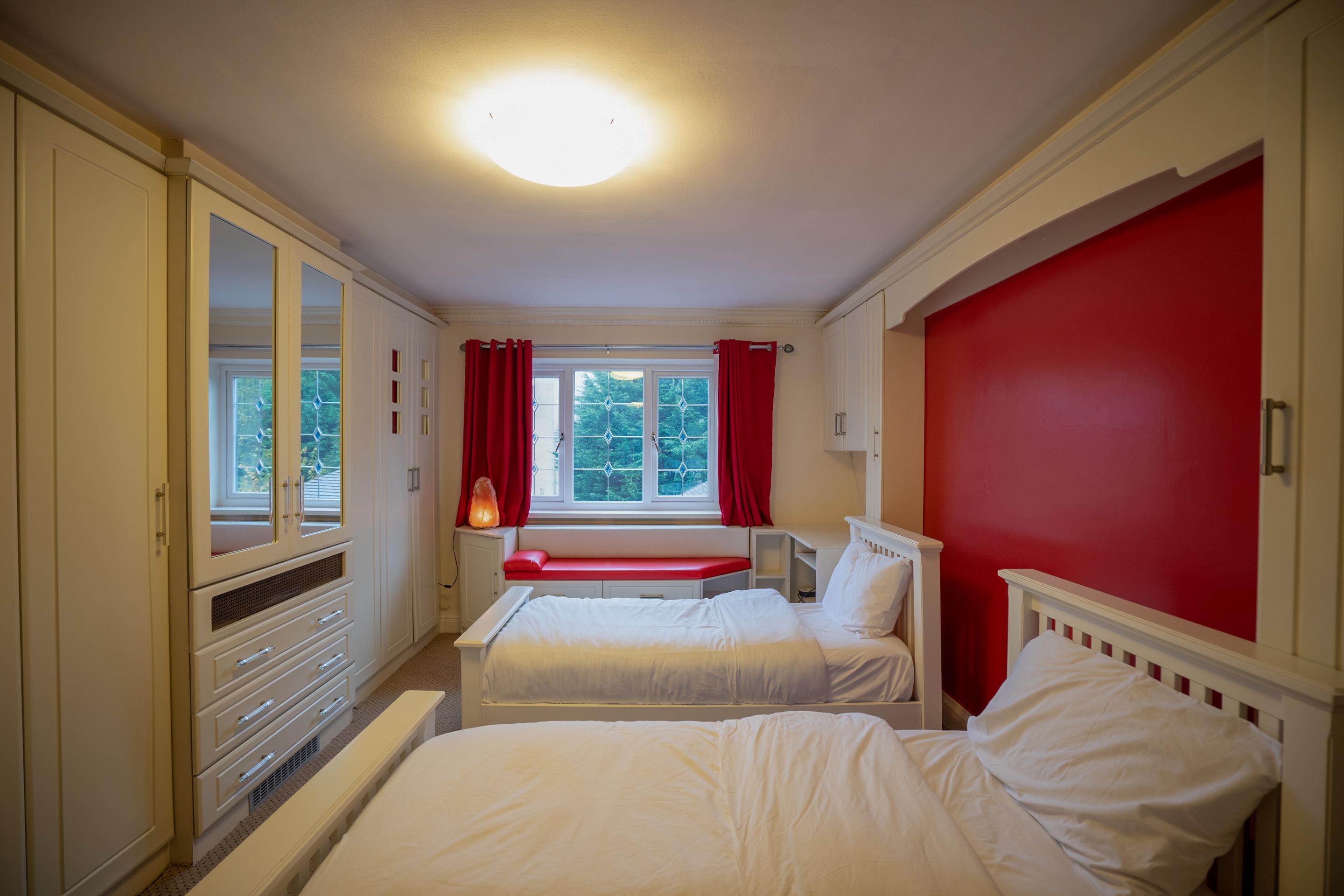 Oyo Oakcroft Guest House Manchester Airport Ringway Dış mekan fotoğraf