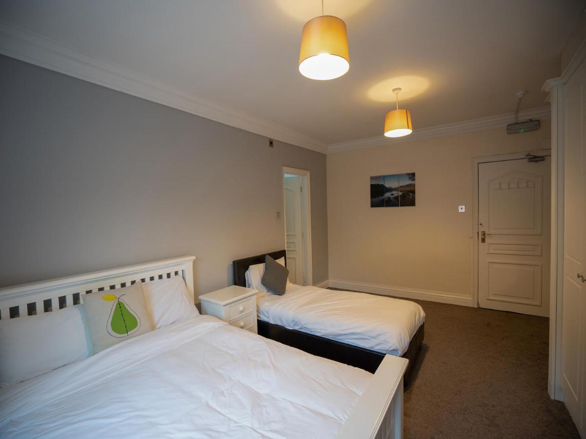 Oyo Oakcroft Guest House Manchester Airport Ringway Dış mekan fotoğraf