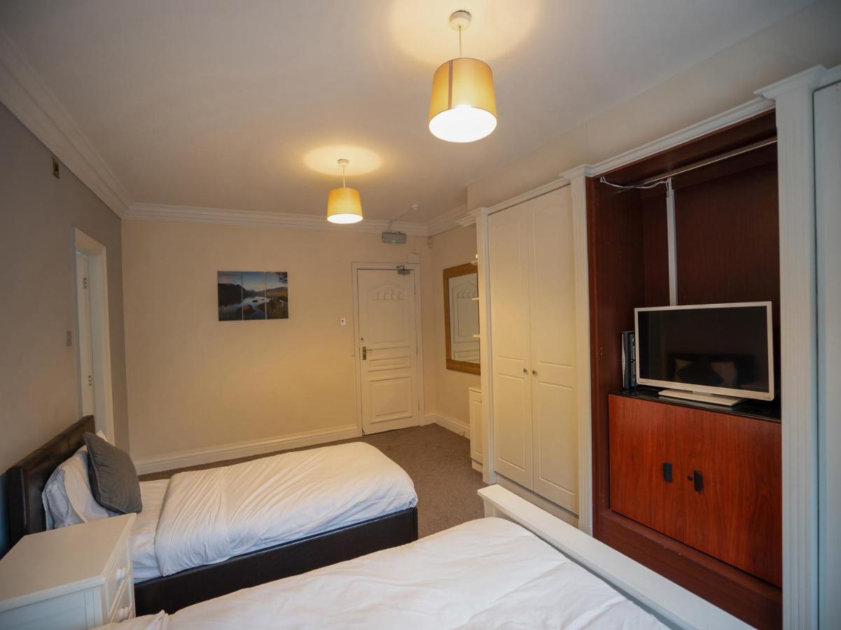 Oyo Oakcroft Guest House Manchester Airport Ringway Dış mekan fotoğraf